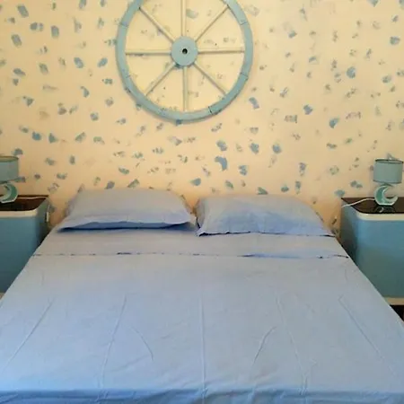 Daire Spacious In Tortora Marina With 150 Sqm Garden Praia a Mare